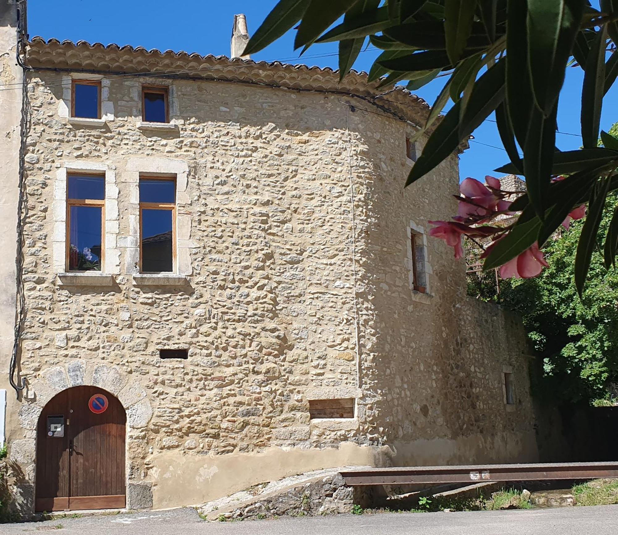 Вилла Gite Les Tilleuls Saint-Montan Экстерьер фото